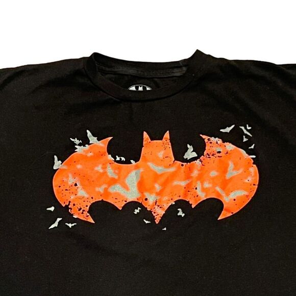DC Comics Batman Shirt Mens XXL Black Short Sleeve Red Logo Silver Bats Graphic - Picture 5 of 8